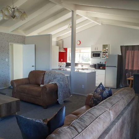 B, D & D Bed And Breakfast Taupo Eksteriør bilde