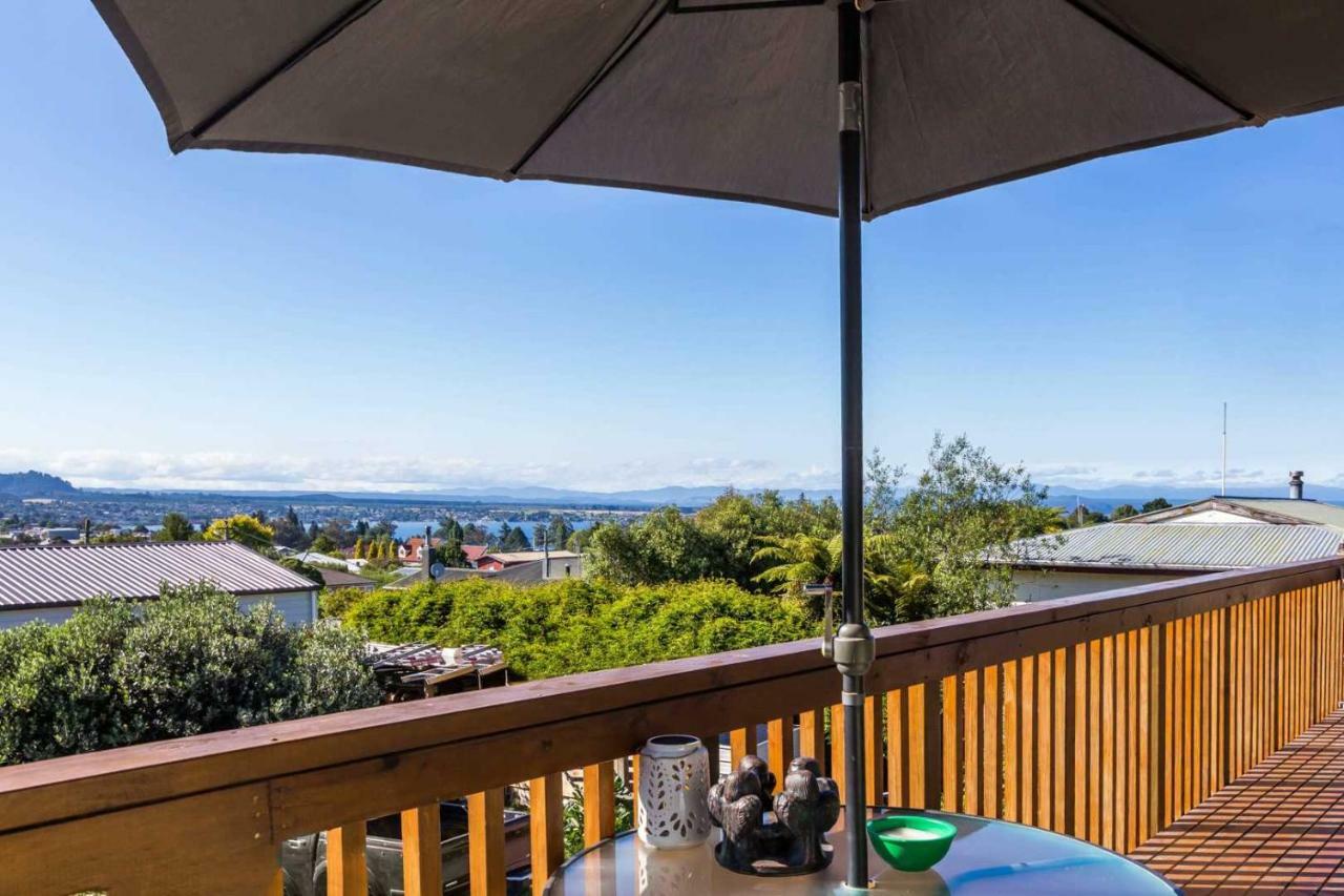 B, D & D Bed And Breakfast Taupo Eksteriør bilde