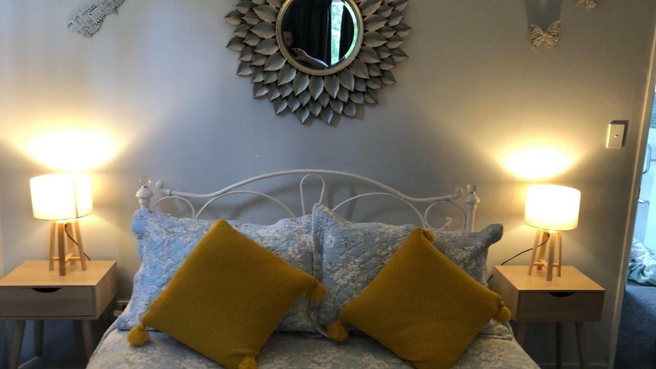 B, D & D Bed And Breakfast Taupo Eksteriør bilde
